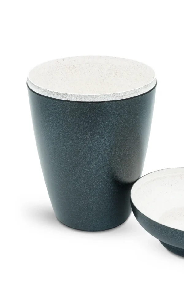 Bio Urne VALE schwarz mit blauem Glitzer geöffnet