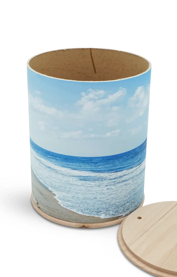 Fotourne mt Holzboden und Holzdeckel mit Meer und blauem Himmel bedruckt geöffnet
