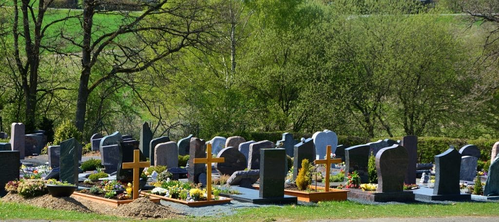 Friedhofsgebühren – Wie viel kostet ein Grabplatz?