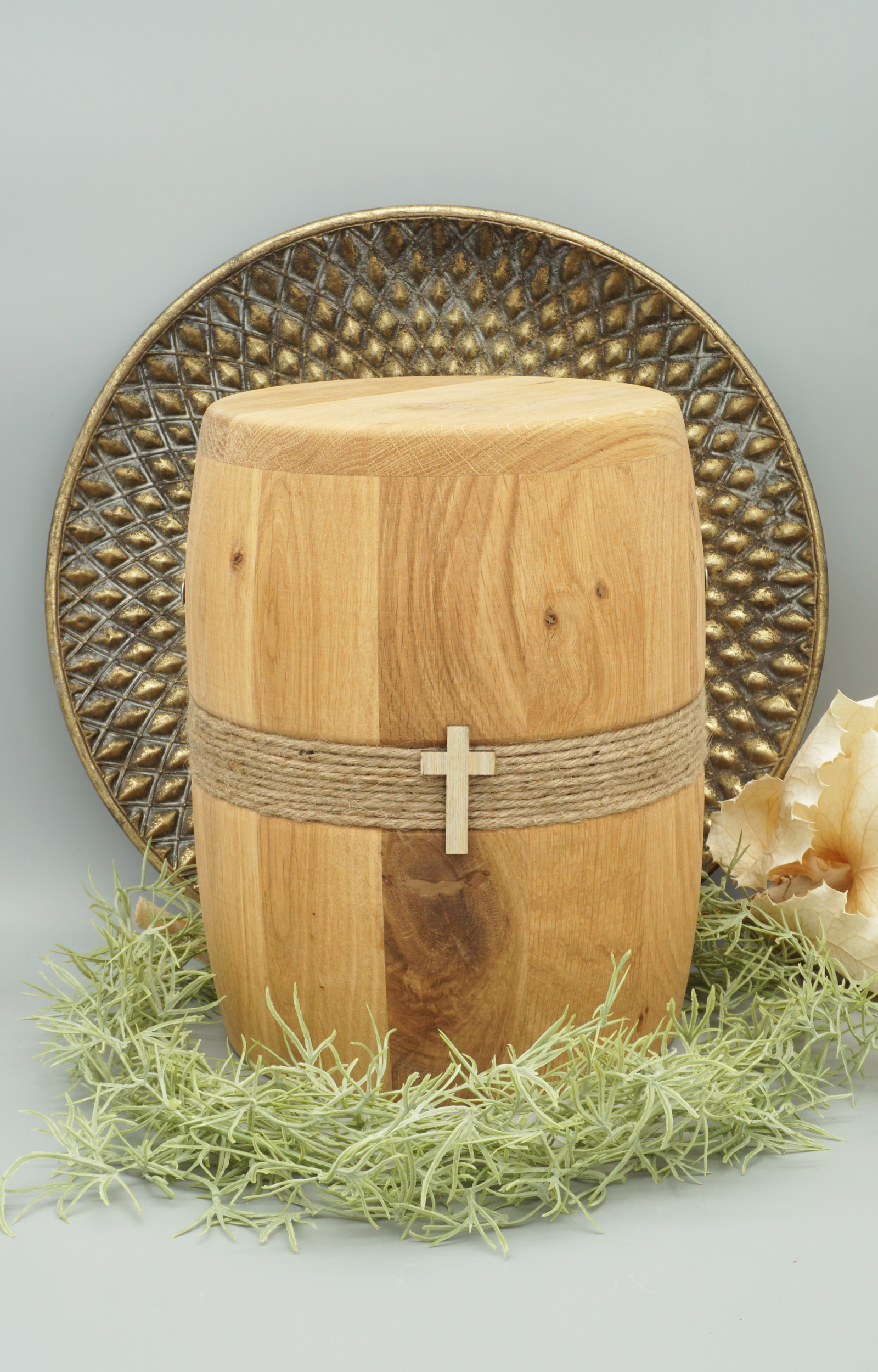 Urne aus Wildeichenholz - Kreuz – Bild 2